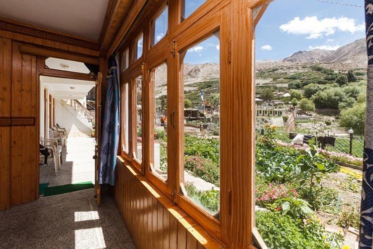 Nako Hotel Lake View מראה חיצוני תמונה